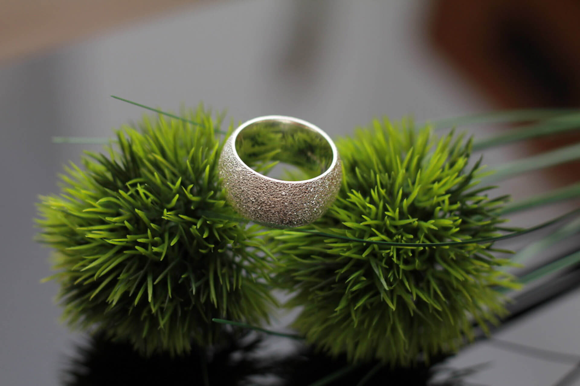 Ring diamantiert breit